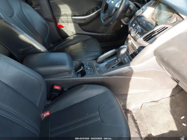 1FADP3J21EL104555 Ford Focus Titanium