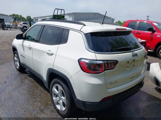 3C4NJDBB1JT282923 Jeep Compass Latitude 4x4