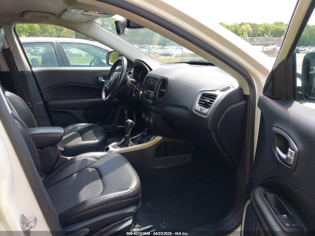 3C4NJDBB1JT282923 Jeep Compass Latitude 4x4