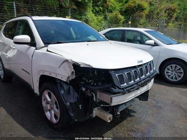 3C4NJDBB1JT282923 Jeep Compass Latitude 4x4