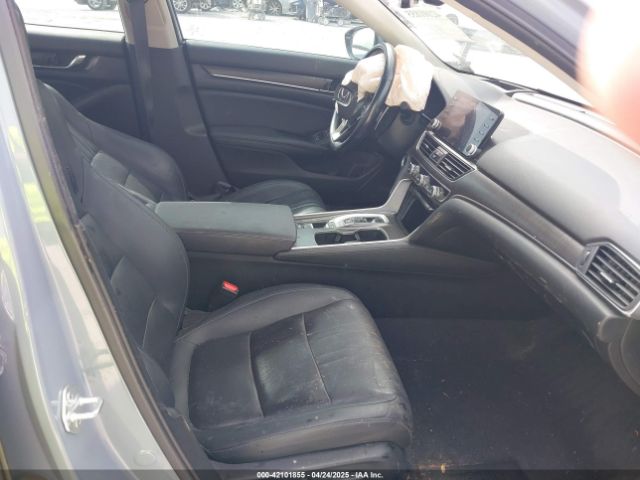 1HGCV2F90NA011518 Honda Accord Touring