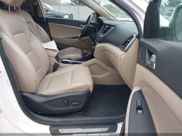 KM8J3CA21GU057819 Hyundai Tucson Limited