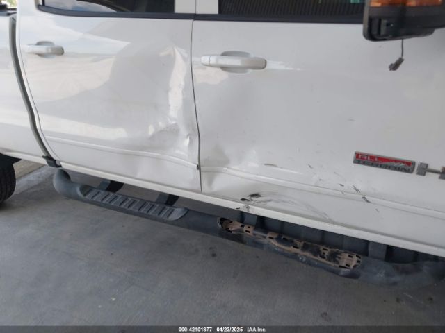 1GT12TEY3JF265752 GMC Sierra 2500hd Slt