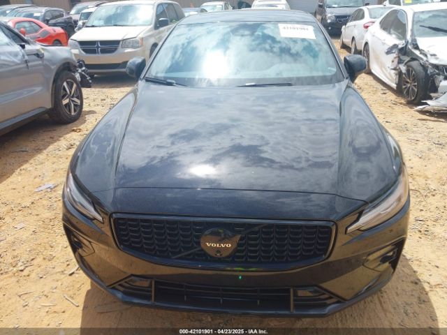 7JRL12THXRG293984 Volvo S60 B5 Plus Black Edition