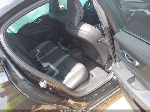 7JRL12THXRG293984 Volvo S60 B5 Plus Black Edition