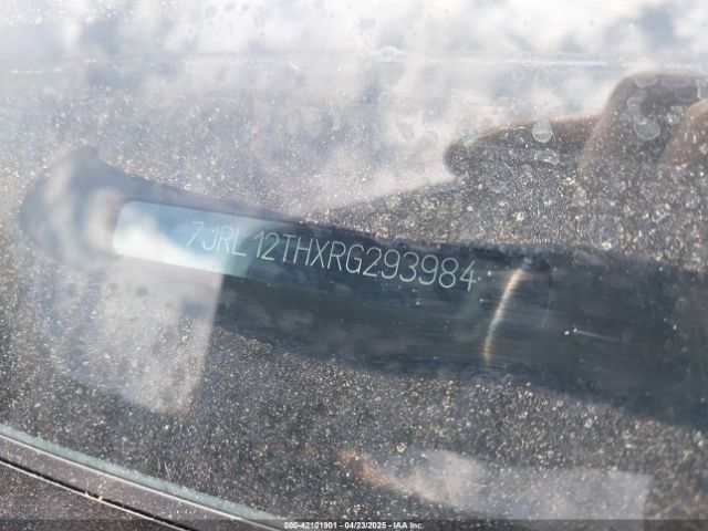 7JRL12THXRG293984 Volvo S60 B5 Plus Black Edition