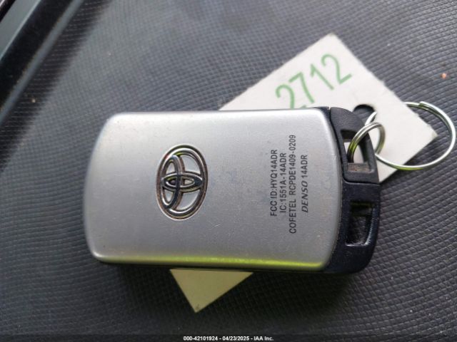 5TDYZ3DC9HS875505 Toyota Sienna Xle 8 Passenger