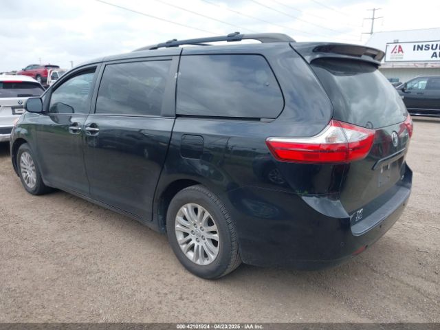 5TDYZ3DC9HS875505 Toyota Sienna Xle 8 Passenger