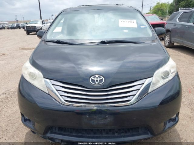 5TDYZ3DC9HS875505 Toyota Sienna Xle 8 Passenger