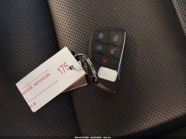 LRBFZPR4XPD020658 Buick Envision Essence Awd