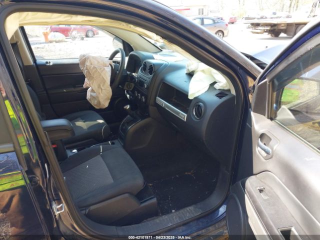 1C4NJDBB5GD521159 Jeep Compass Sport