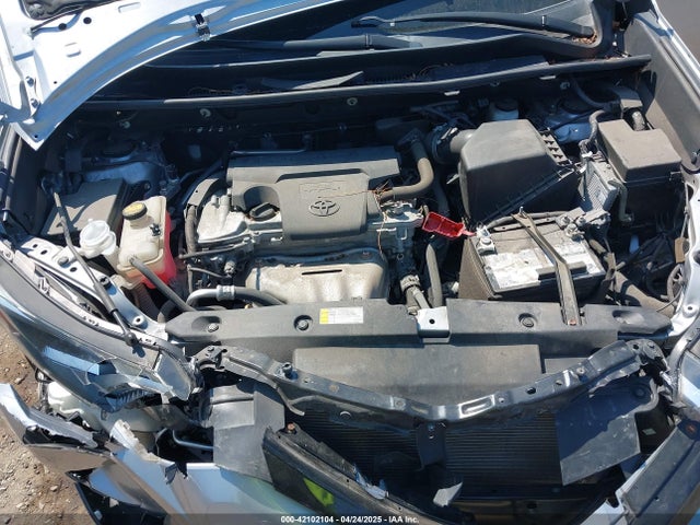 2T3ZFREVXJW510383 Toyota RAV4 LE