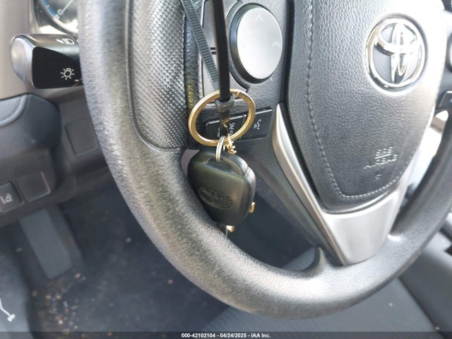 2T3ZFREVXJW510383 Toyota RAV4 LE