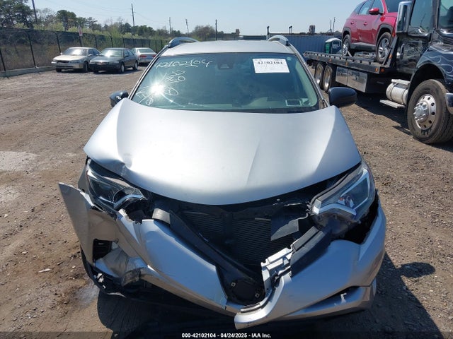 2T3ZFREVXJW510383 Toyota RAV4 LE