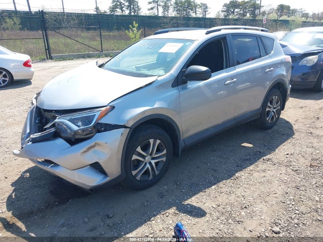 2T3ZFREVXJW510383 Toyota RAV4 LE
