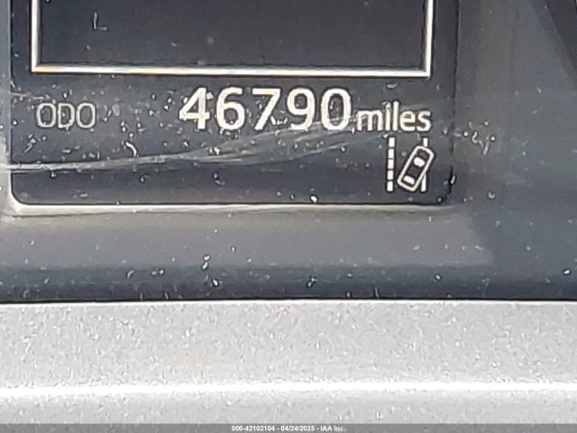 2T3ZFREVXJW510383 Toyota RAV4 LE