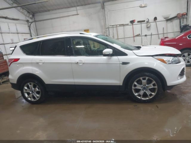 1FMCU9J90EUD21552 Ford Escape Titanium