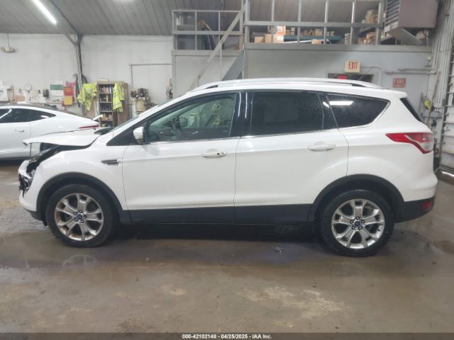 1FMCU9J90EUD21552 Ford Escape Titanium