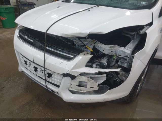 1FMCU9J90EUD21552 Ford Escape Titanium