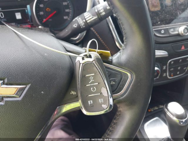 2GNAXMEV1J6113015 Chevrolet Equinox Premier