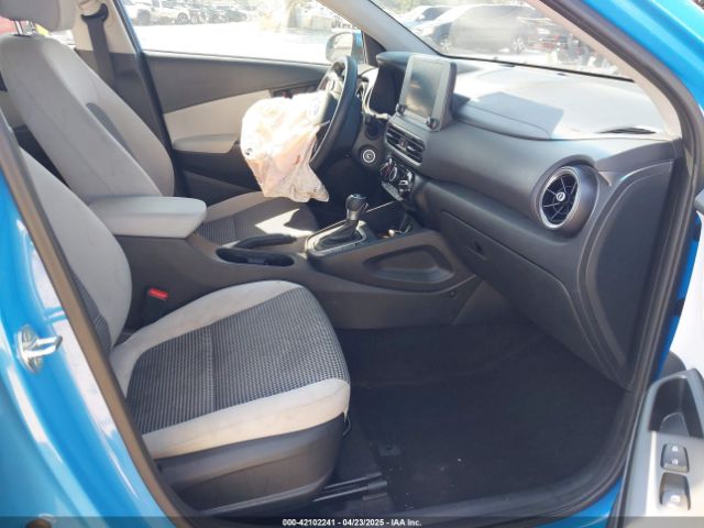KM8K22AB4NU867038 Hyundai Kona Se