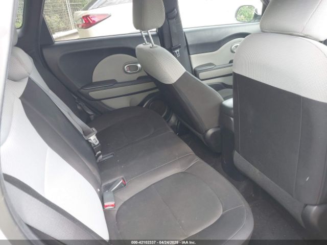 KNDJN2A24G7379927 KIA Soul