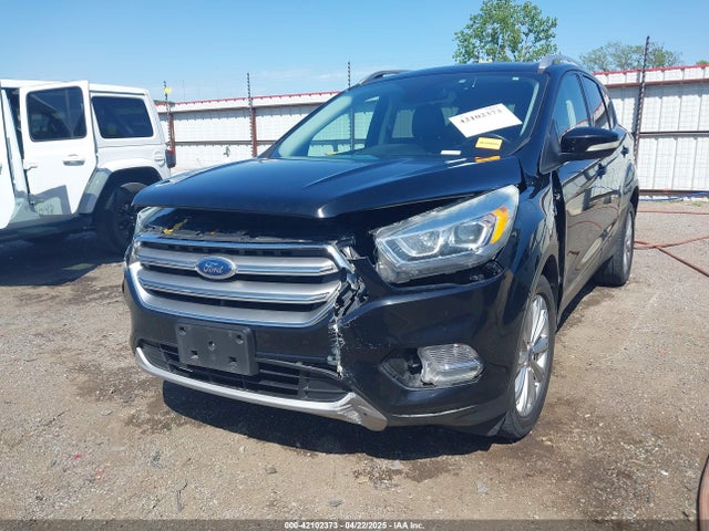 1FMCU9J9XHUD76420 Ford Escape Titanium