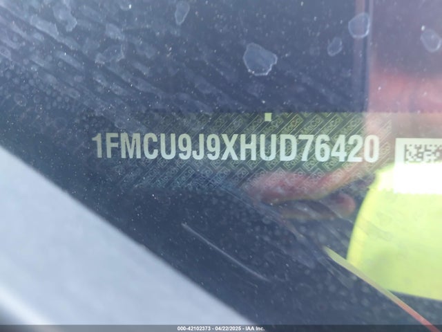 1FMCU9J9XHUD76420 Ford Escape Titanium