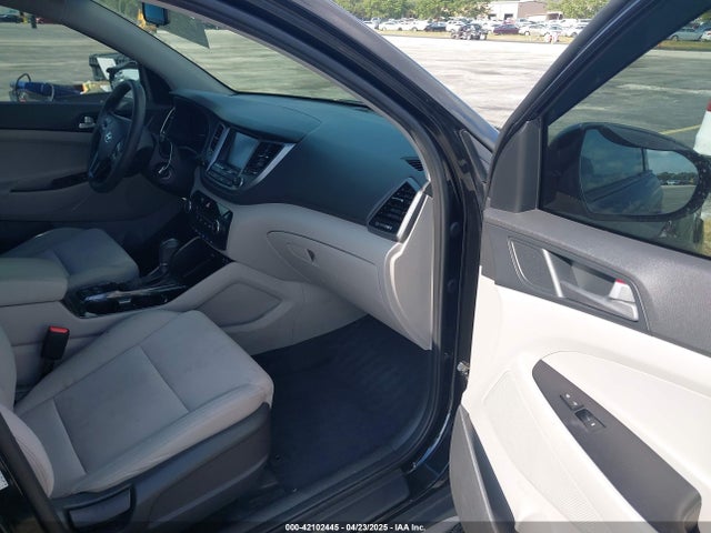 KM8J3CA45JU606589 Hyundai TUCSON SEL