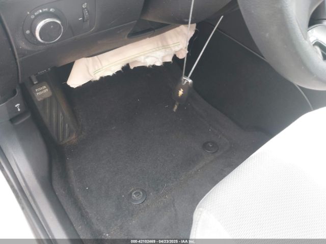 3G1BC6SM4KS585947 Chevrolet CRUZE LS