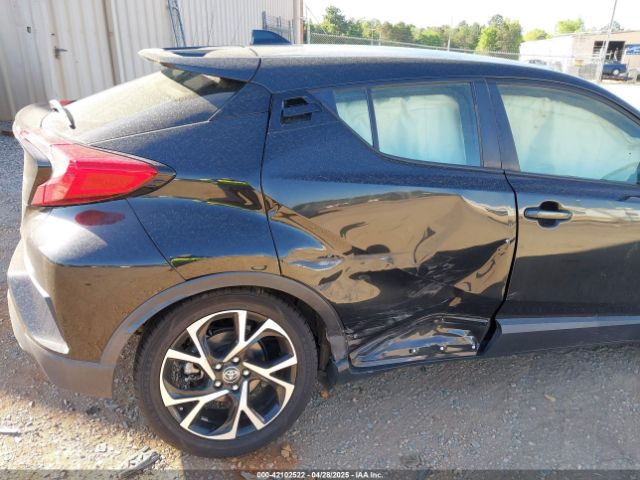 JTNKHMBX6L1085990 Toyota C-HR XLE