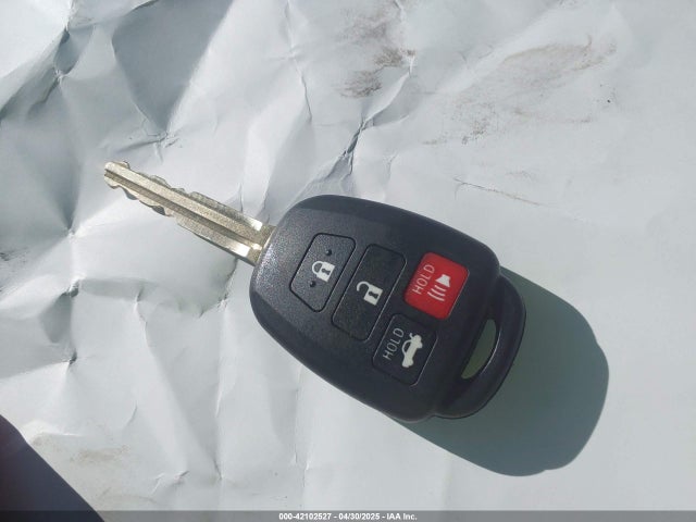 4T1BF1FKXHU697330 Toyota CAMRY SE
