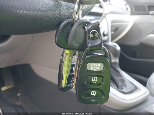 5NPD84LF0HH061056 Hyundai ELANTRA SE