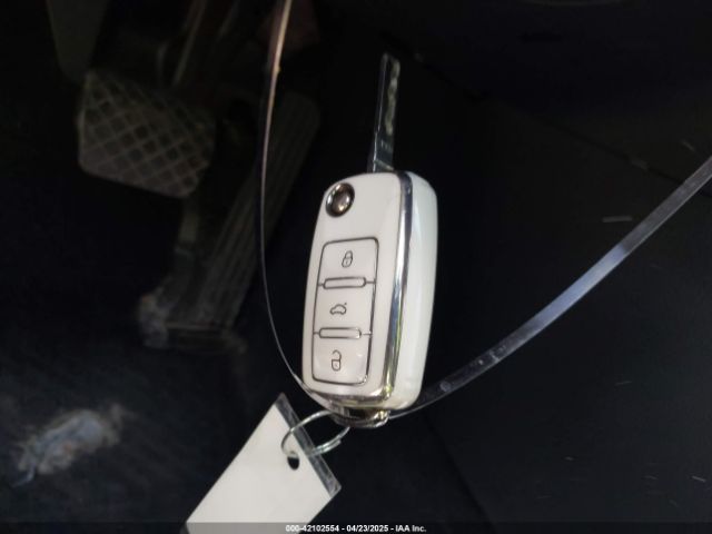 1VWAT7A31GC056435 Volkswagen Passat 1.8t S
