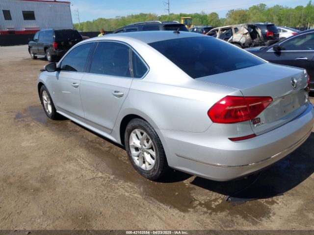 1VWAT7A31GC056435 Volkswagen Passat 1.8t S