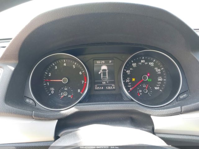1VWAT7A31GC056435 Volkswagen Passat 1.8t S