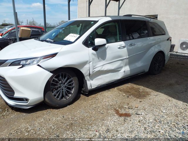 5TDZSKFC2NS041880 Toyota Sienna Limited