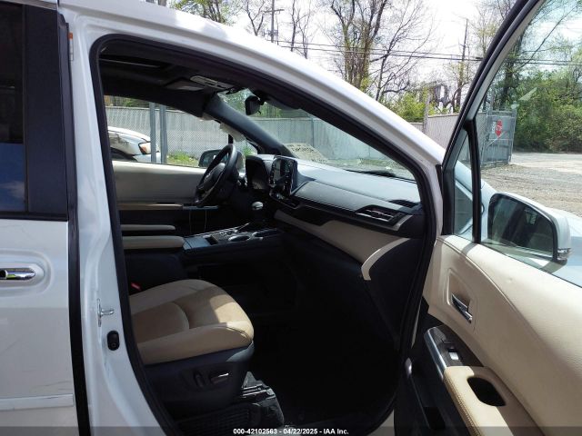 5TDZSKFC2NS041880 Toyota Sienna Limited