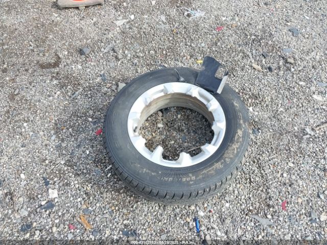 2GNAXHEV8J6131387 Chevrolet EQUINOX LS