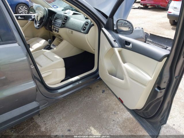 WVGAV3AXXEW507569 Volkswagen TIGUAN SE