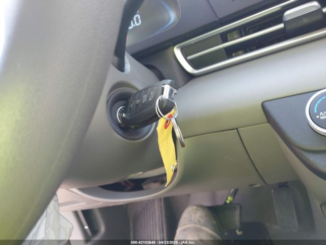 KMHLL4DG4SU856802 Hyundai ELANTRA SE