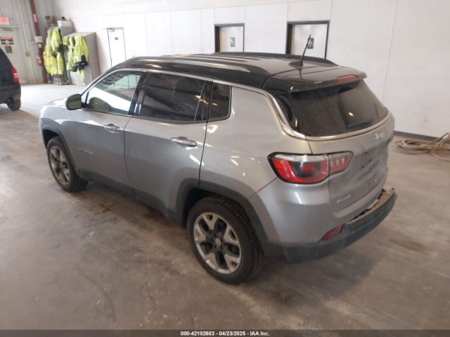 3C4NJDCB1JT267028 Jeep Compass Limited 4x4