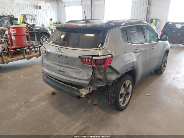 3C4NJDCB1JT267028 Jeep Compass Limited 4x4