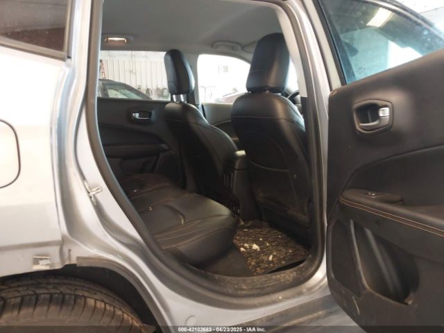 3C4NJDCB1JT267028 Jeep Compass Limited 4x4