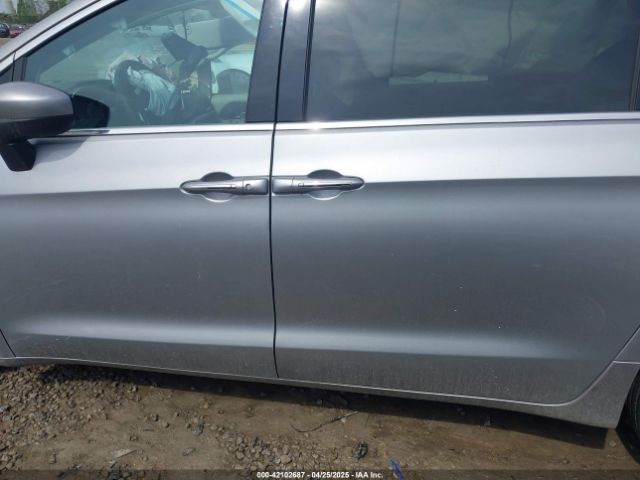 2C4RC1BG1HR753052 Chrysler Pacifica Touring Plus