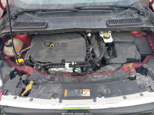 1FMCU9GD5JUD40586 Ford ESCAPE SE