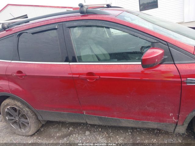 1FMCU9GD5JUD40586 Ford ESCAPE SE