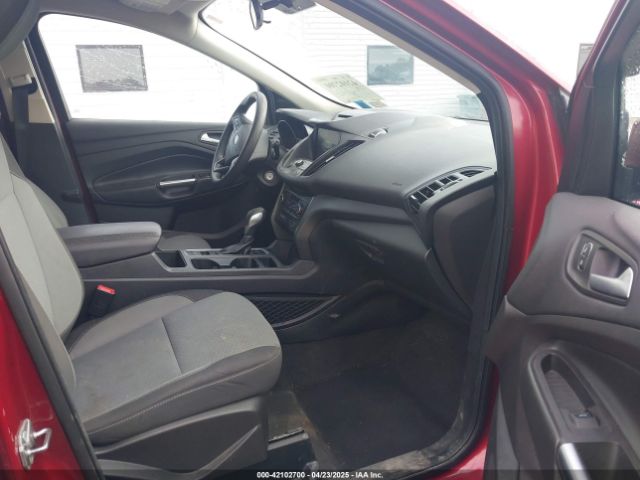 1FMCU9GD5JUD40586 Ford ESCAPE SE