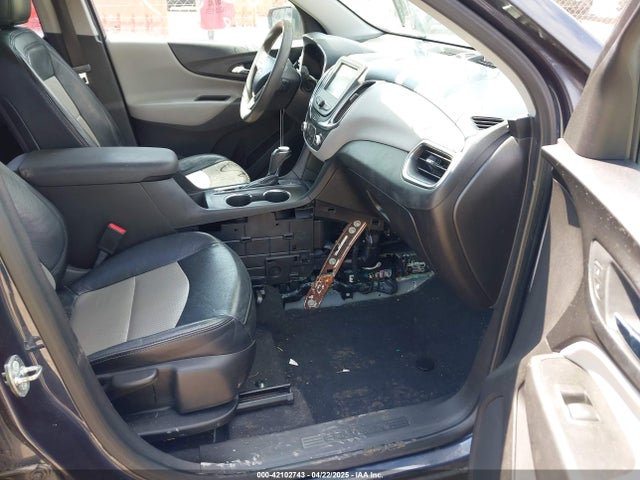 3GNAXHEV6JL102157 Chevrolet EQUINOX LS
