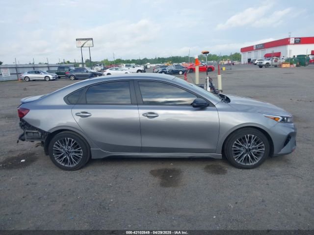 3KPF54ADXPE665459 KIA Forte Gt-line